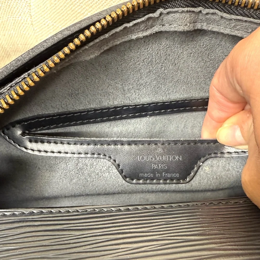 Authentic Louis Vuitton Soufflot bag Black Epi Leather with mini pouch M52862